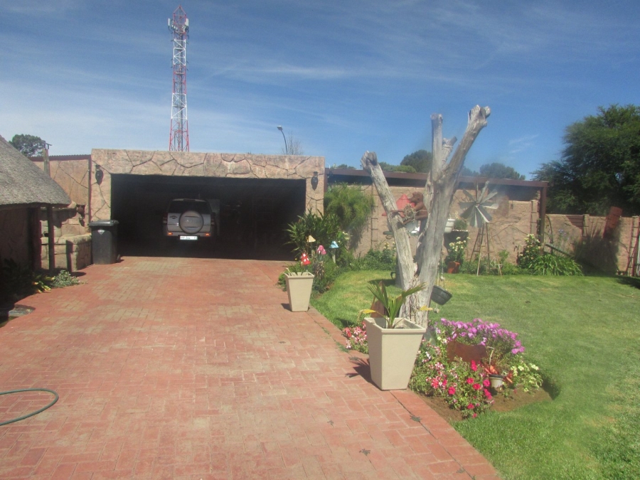 4 Bedroom Property for Sale in Fichardt Park Free State